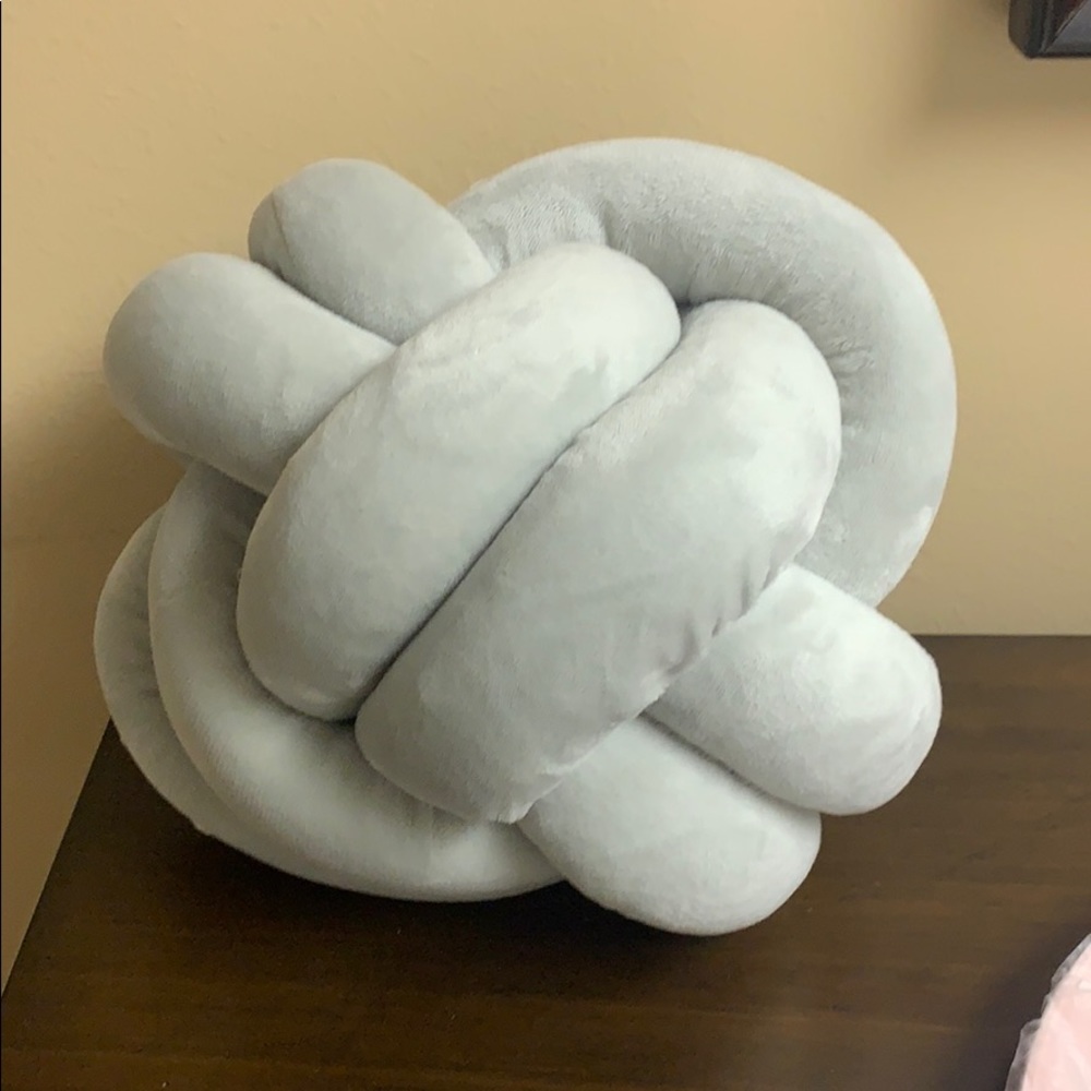 Throw pillow